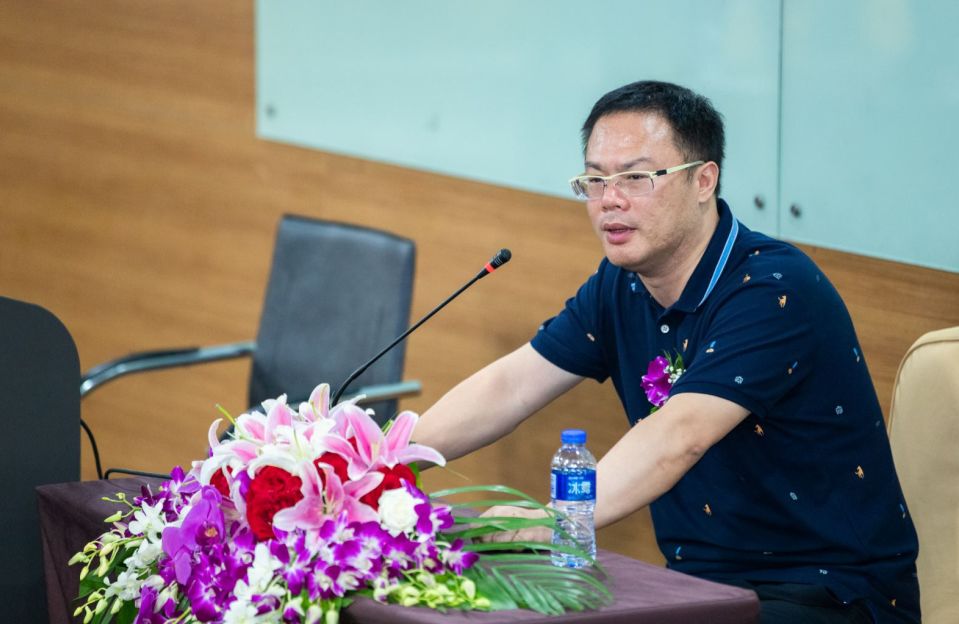 林军上海证券报专访封面